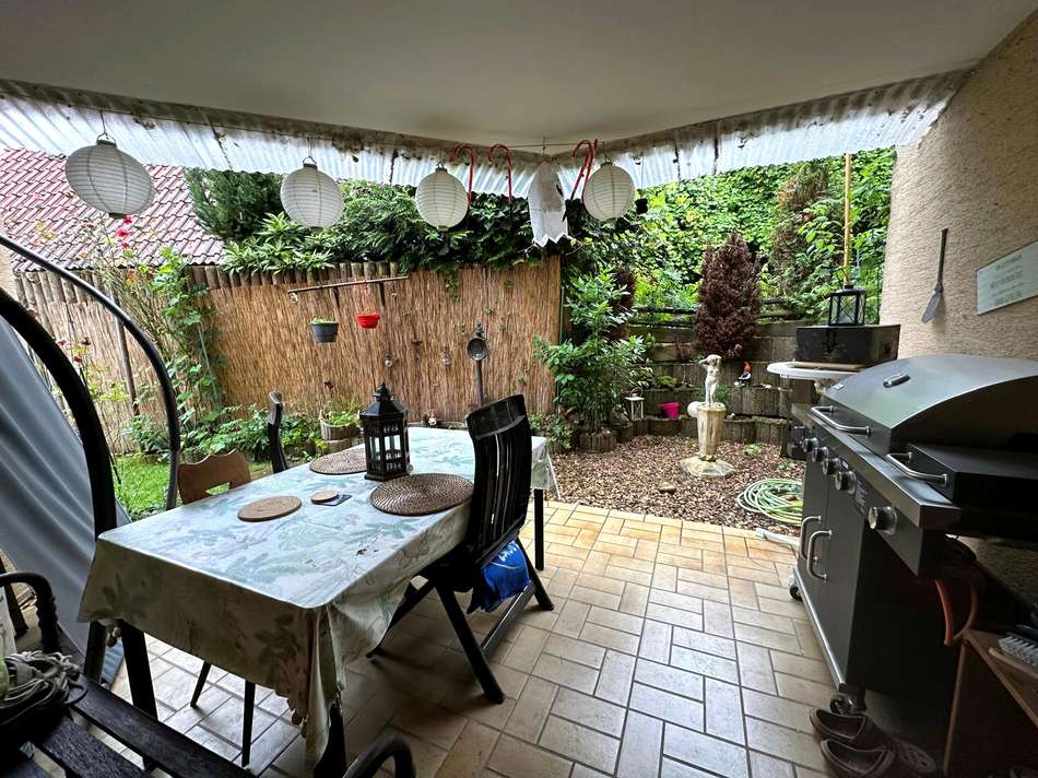 Terrasse EG links