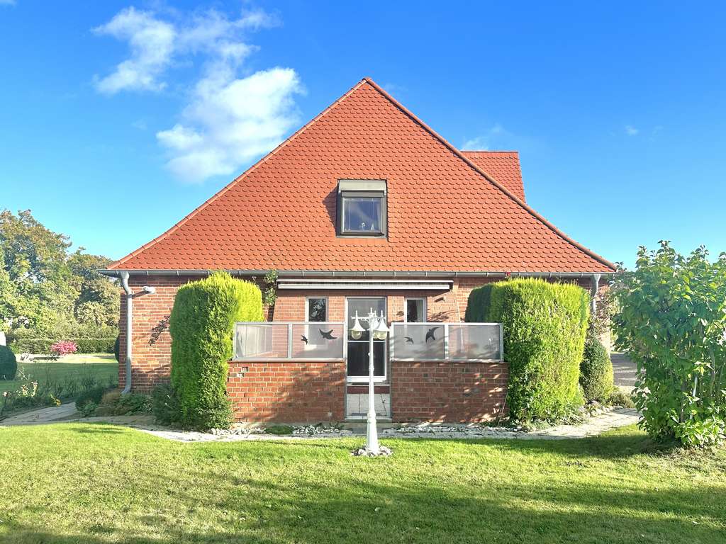 Immobilie in Kalkhorst - Historische Haushälfte mit zwei Wohneinheiten
 "Ruhe, Natur und Ostseeblick inklusive" - Bild 2