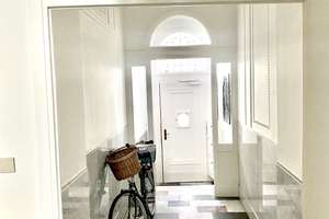 Großzügige Altbau - Maisonette Wohnung mit Garten in D-Pempelfort befristet auf 12 Monate – Die vollständige Adresse der Immobilie erhältst du vom Anbieter., 40479 Pempelfort, Düsseldorf – Vorschaubild 2