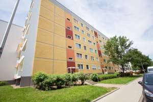 Kurze Wege zum Einkaufen und zur Straßenbahn – ideal für sportliche Mieter... – Johannes-Göderitz-Straße 71, 39130 Neu Olvenstedt, Magdeburg – Vorschaubild 17