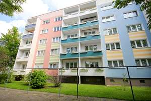 Nachnutzer gesucht! 3- Raumwohnung mit Balkon, Dusche, ganz unten. – Kattowitzer Str. 23, 6128 Südstadt, Halle (Saale) – Vorschaubild 4