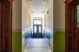 Komplett sanierte 4 Zimmer Altbauwohnung mit Balkon, Erstbezug nach Sanierung