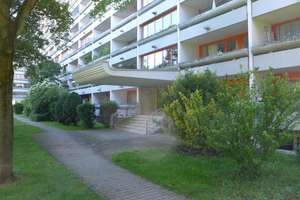 2-Zi-Wohnung mit großem Balkon - EBK - Parkett - Schwimmbad – 80687 Friedenheim, München – Vorschaubild 18