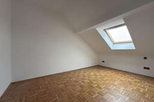 Schicke Dachgeschosswohnung für junge Leute ** Parkett ** Lift ** zentrumsnah – Delitzscher Straße 36, 4129 Eutritzsch, Leipzig – Vorschaubild 12