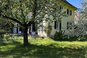 Familienvilla im Dornröschenschlaf  -  Bestes Obermenzing  -  Nymphenburger Kanal