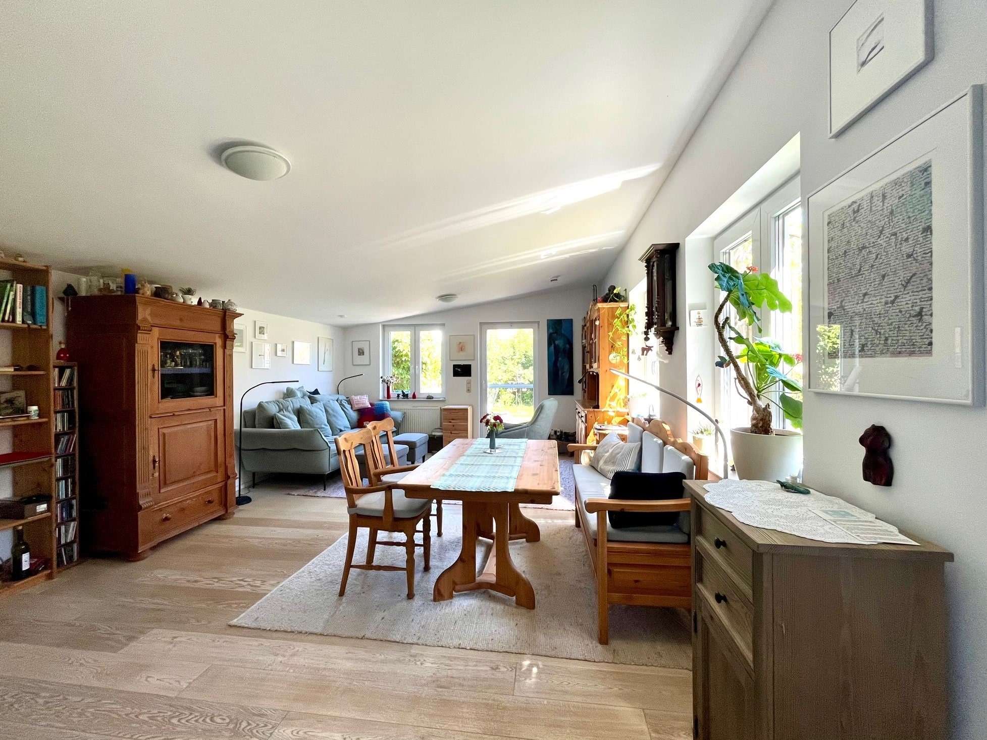 Immobilie in Tönning - Ganz nah an der Eider! Großes Wohnhaus mit Garten, Garage und PKW-Stellplatz  - Bild 4