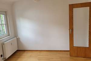 Gemütliche 4-Zi-Wohnung im 2. OG in Stuttgart-Birkach – Die vollständige Adresse der Immobilie erhältst du vom Anbieter., 70599 Birkach-Süd, Stuttgart – Vorschaubild 5