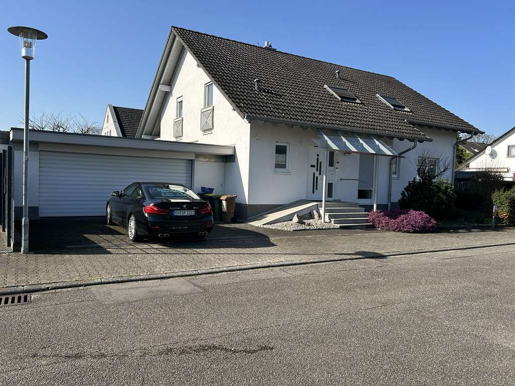 Immobilie in Ötigheim - Großzügiges EFH mit Büromöglichkeit im UG - Bild 0