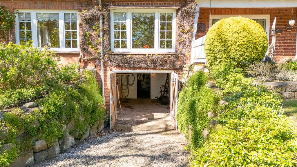 Immobilie in Norstedt - Draußen das Kinderparadies, im Keller die eigene Werkstatt - Großes Einfamilienhaus in Viöl - Bild 2