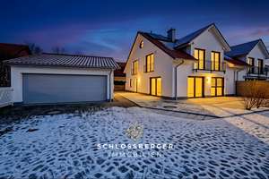 „IDEALES FAMILIENNEST“: SOFORT EINZIEHEN – NEU, MODERN, RUHIG & SONNIG, SMART-HOME, KAMIN, PRIVATWEG – Die vollständige Adresse der Immobilie erhältst du vom Anbieter., 82343 Pöcking – Vorschaubild 1