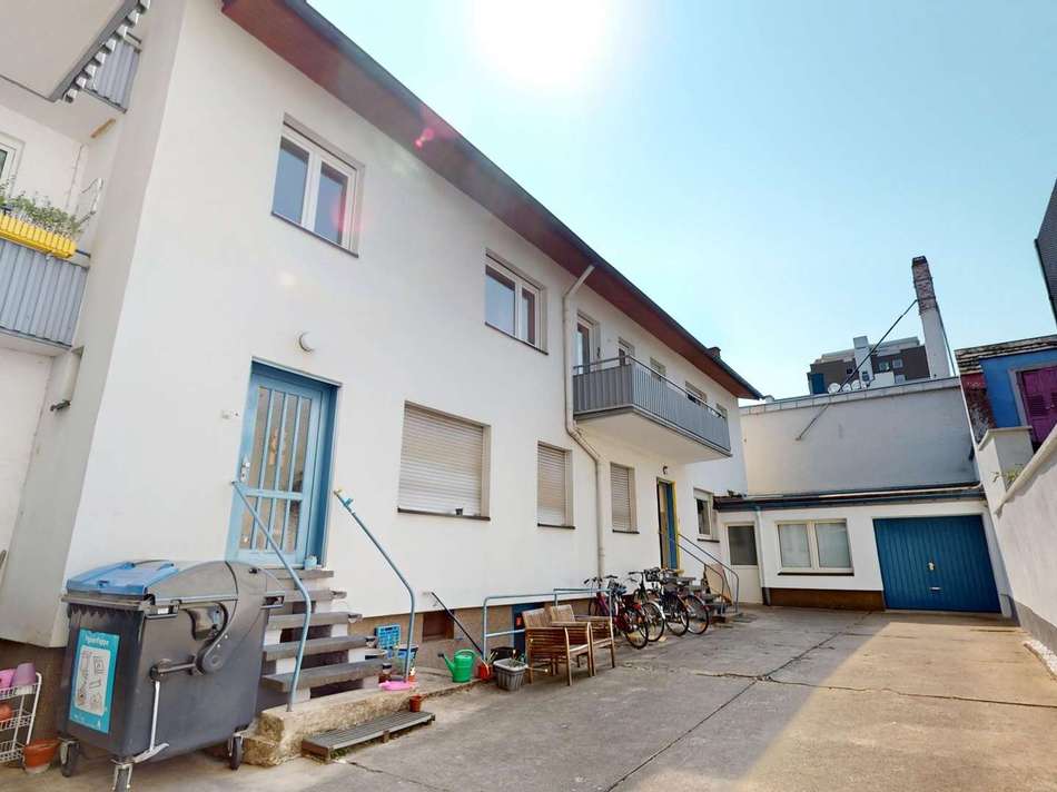 13-FH, Hinterhaus