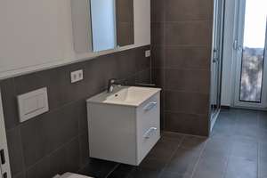 3-Zimmer-Wohnung mit großer Terrasse und Garten zu vermieten – Rudolf-Vogt-Str. 6a, 93059 Galgenberg, Regensburg – Vorschaubild 6