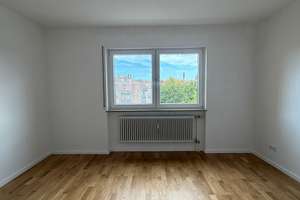 Frisch renovierte, großzügige 3-Zimmer-Wohnung mit Dachterrasse im beliebten Wöhrd! – Georg-Strobel-Str. 7, 90489 Wöhrd, Nürnberg – Vorschaubild 5