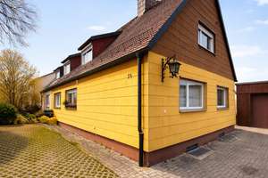 Charmantes Einfamilienhaus mit großem Grundstück – viel Potenzial in Wutzlhofen-Konradsiedlung – Mülhausener Str 34, 93057 Konradsiedlung-Wutzlhofen, Regensburg – Vorschaubild 1