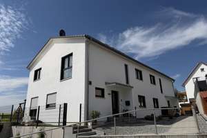 Moderne 5-Zimmer-Doppelhaushälfte (KFW 40 +) mit Garten, PV-Anlage und Wärmepumpe in Gammelsdorf  – Die vollständige Adresse der Immobilie erhältst du vom Anbieter., 85408 Gammelsdorf – Vorschaubild 1