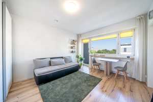 Raumwunder in Hadern - Teilmöbliertes Apartment mit Balkon – München – Vorschaubild 2