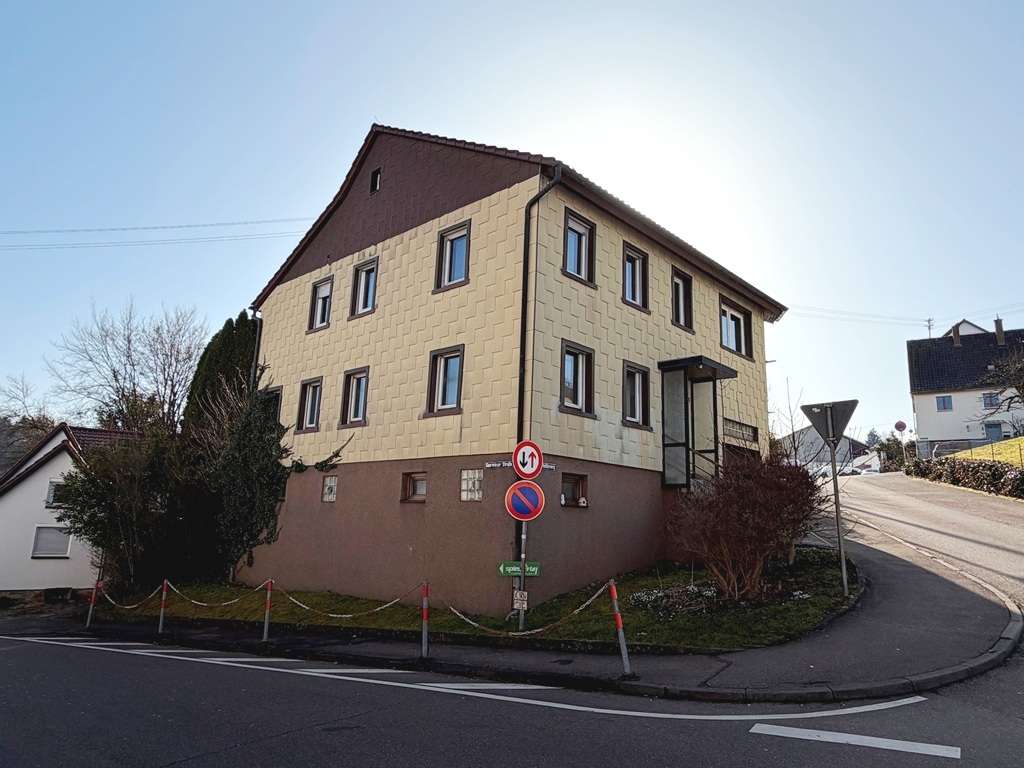Immobilie in Albershausen - Ihr Projekt mit Zukunft: Zweifamilienhaus auf 648 m² Grundstück in Albershausen - Bild 1