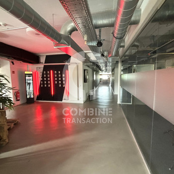 Loftflächen in ehemaligem Produktionsgebäude direkt an der S-Bahn. combine Transaction