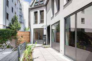 Luxus Einfamilienhaus in der Isarvorstadt - Italienflair im Hinterhof, Neubau, Süden, hell, A+