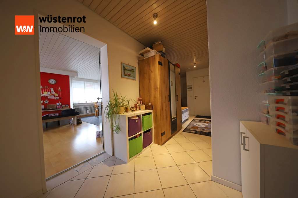 Immobilie in Dietenheim - Lichtdurchflutete 3,5-Zimmer-Eigentumswohnung mit großem Süd-West-Balkon in angenehmer Wohnlage! - Bild 2