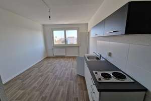 **KLEIN ABER FEIN**hübsche Singlewohnung mit Einbauküche zu vermieten** – Ringstraße 205, 4209 Grünau-Mitte, Leipzig – Vorschaubild 2