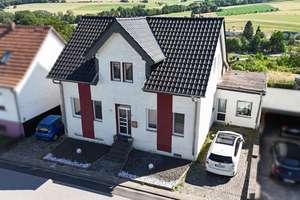 Viel Platz, wenig Verbrauch – Ihr Zuhause mit Fernblick zum Top-Preis – Die vollständige Adresse der Immobilie erhältst du vom Anbieter., 55444 Seibersbach – Vorschaubild 1