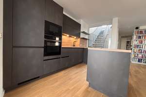 Möblierte Penthouse-artige 2‑Zimmer Wohnung mit 40qm-Dachterrasse und Loggia  in Landsberg am Lech – Adolf-Buck-Weg 1, 86899 Landsberg am Lech – Vorschaubild 15