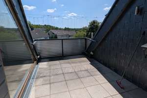 Großzügige Maisonette-Wohnung mit Terrasse, Sauna, Kamin & zwei Stellplätzen in Essen-Frohnhausen – Die vollständige Adresse der Immobilie erhältst du vom Anbieter., 45147 Frohnhausen, Essen – Vorschaubild 3