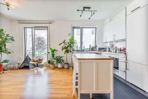 🍀 Big City Life - helle 2 Zi Wohnung mit sonnigen West Balkon und Aufzug – Die vollständige Adresse der Immobilie erhältst du vom Anbieter., 10777 Schöneberg, Berlin – Vorschaubild 3