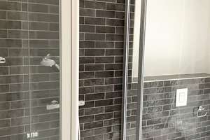 Hell & modern & viel Platz: 2 Zimmer + Balkon, guter Schnitt, modernes Tageslichtbad, Abstellraum – Hildesheimer Straße 454, 30519 Döhren, Hannover – Vorschaubild 7