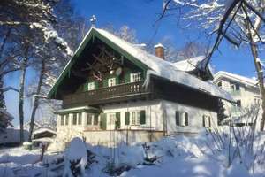 Alpenchalet Bj. 1926, Bergblick, 6 Zimmern 180 qm, Grund 1212 m² & Baurecht in Murnau – Schwaigangerstr. 9, 82418 Murnau am Staffelsee – Vorschaubild 1