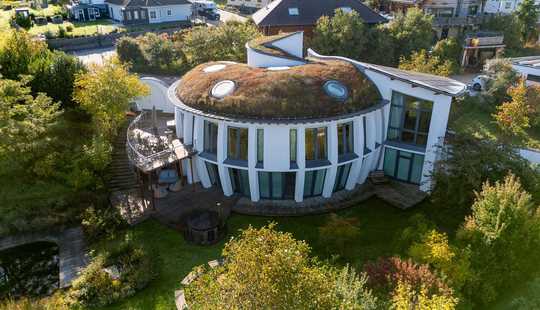 Bild von Architektonisches Unikat, ca. 536m² WFL/NFL, mit Wellnessbereich und Schwimmteich in Boppard