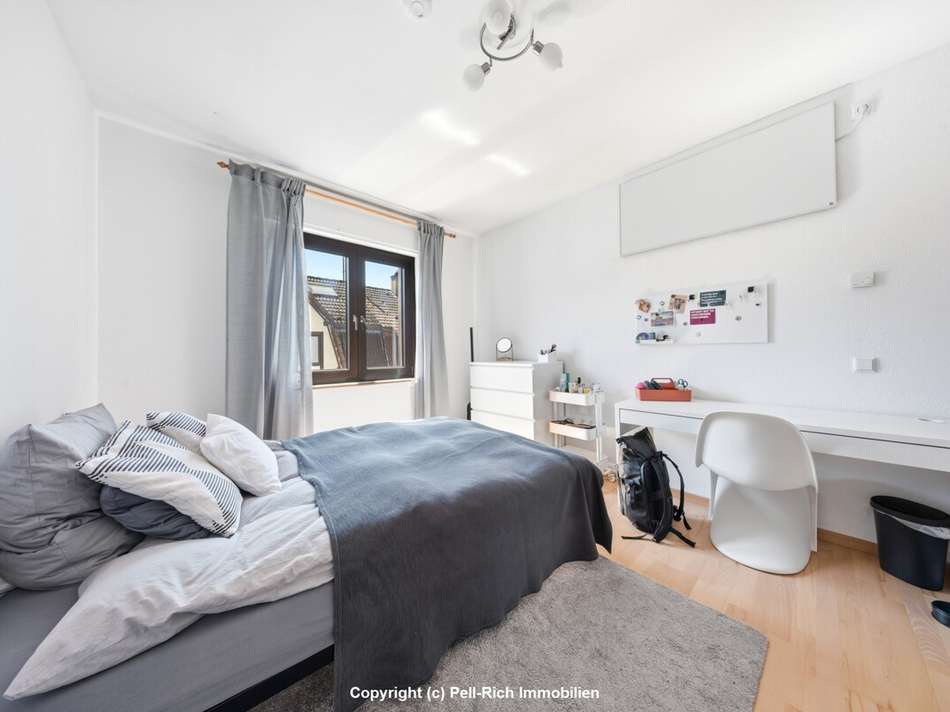 Schlafzimmer Vorderhaus OG