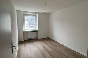 energetisch sanierte 4 Zimmer Wohnung 84 m² - mit Balkon  in Oberhausen-Marienkirche – Mülheimer Str. 127, 46045 Marienkirche, Oberhausen – Vorschaubild 3