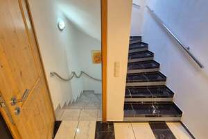 Einfamilienhaus mit Einliegerwohnung, neuem Bad und PV-Anlage in Top-Zustand – Die vollständige Adresse der Immobilie erhältst du vom Anbieter., 97724 Burglauer – Vorschaubild 15