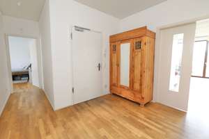 AUFZUG, FUSSBODENHEIZUNG & 5.500 m² QUARTIERSPARK - GRÜNE OASE - MITTEN IN BEGEHRTER KIEZ-LAGE – Schwiebusser Str. 45, 10965 Kreuzberg, Berlin – Vorschaubild 2