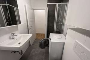 Möblierte, neuwertige 1-Zimmer-Wohnung mit EBK (ALL-IN-MIETE) – Fürstenwall 192, 40217 Friedrichstadt, Düsseldorf – Vorschaubild 10
