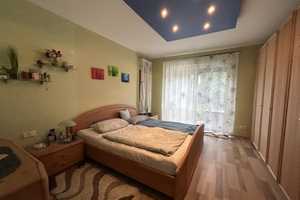 Einziehen und wohlfühlen: Stilvolles Einfamilienhaus mit viel Raum für die Familie – Main-Kinzig-Kreis – Vorschaubild 12