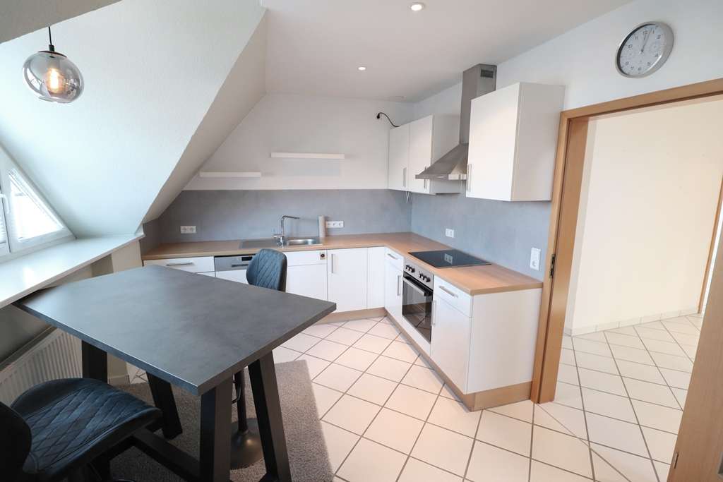 Immobilie in Cloppenburg - Schickes, topgepflegtes Zweifamilienhaus mit Garagen- und Geräteanbau sowie schönem Garten - Bild 6