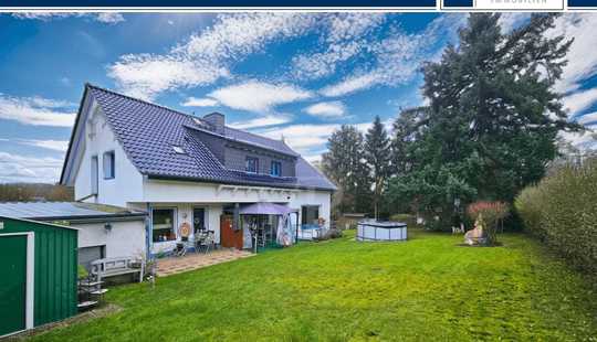 Bild von Traumhafte Aussichtslage am Feld- und Waldrand: Vermietetes 2-Familienhaus mit Doppelgarage+ Stellpl