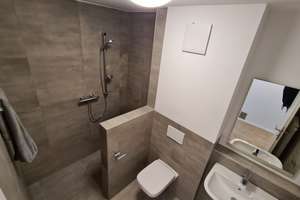 Möblierte 2-Zimmer-Penthouse-Wohnung inkl. Küchenzeile und Klimaanlage  -  in TOPLAGE # 22.1 – Friedrichstraße 61, 50676 Altstadt/Süd, Köln – Vorschaubild 5