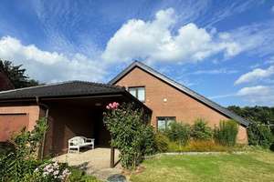Ruhiges Wohnen am Flughafen -  Einfamilienhaus in  Langenhorn