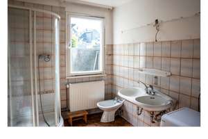 Freistehendes Einfamilienhaus mit großem Entwicklungspotenzial - gestalten Sie Ihr neues Zuhause – Obenflachsberg 74, 42657 Gräfrath, Solingen – Vorschaubild 11