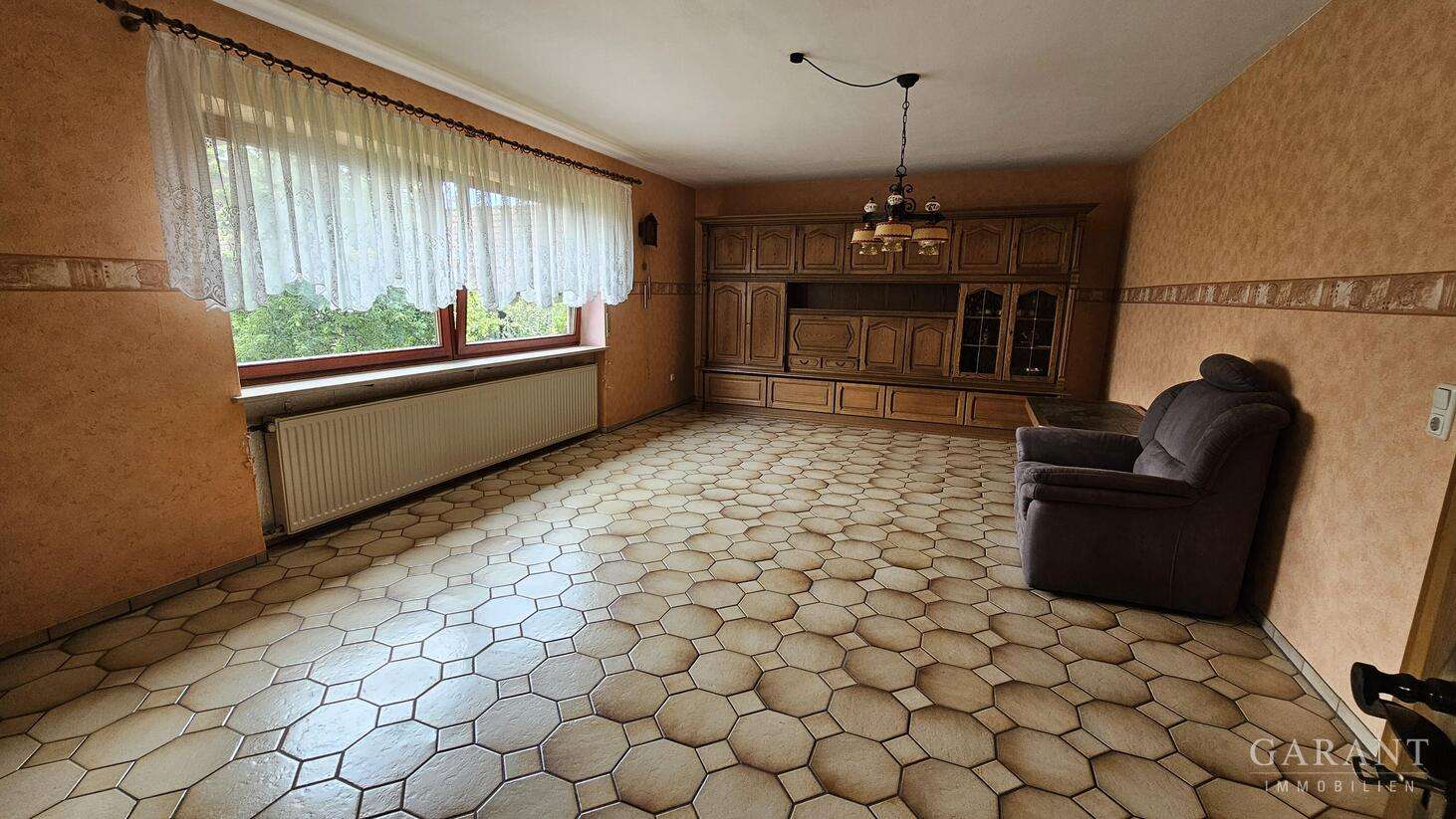 Immobilie in Ichenhausen - Charmantes Einfamilienhaus mit großem Garten und viel Platz zum Wohlfühlen - Bild 7