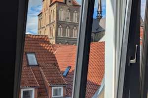 Große 2 Zimmer Wohnung in bester Innenstadtlage mit Blick auf die Marienkirche – Buchbinderstraße 17, 18055 Stadtmitte, Rostock – Vorschaubild 2