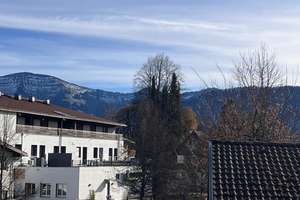 Einmalige Gelegenheit
Charmantes Reihenendhaus mit DG. Studio Hochgratblick Bestlage von Oberstaufe – Die vollständige Adresse der Immobilie erhältst du vom Anbieter., 87534 Oberstaufen – Vorschaubild 38