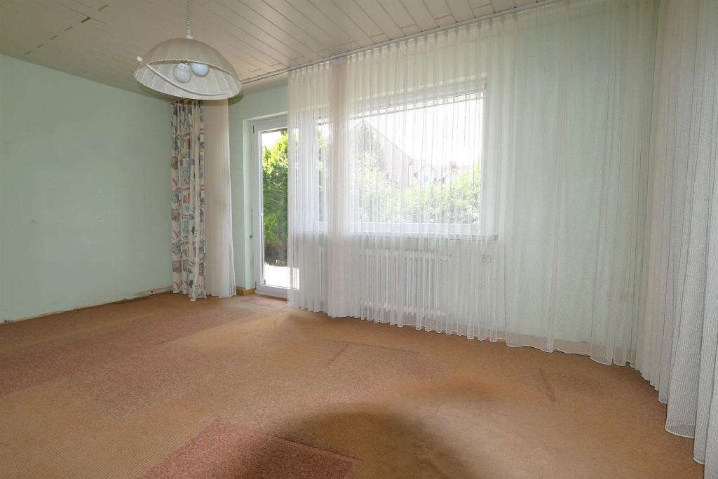 Immobilie in Rödental - Hier lässt es sich gut leben. Geräumiges EFH mit Garten in Rödental - Einberg - Bild 3