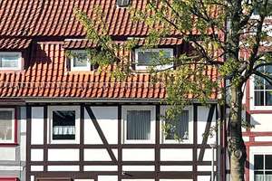 Modernisiertes Haus mit Anbau und zwei Garagen in ruhiger Innenstadtlage gegenüber des Stadtparks ! – Die vollständige Adresse der Immobilie erhältst du vom Anbieter., 37115 Duderstadt – Vorschaubild 1