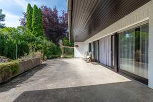BUNGALOW MIT GROßEM GARTEN! Schwimmbad, Kamin und barrierefreier Zugang – Hochtaunuskreis – Vorschaubild 5