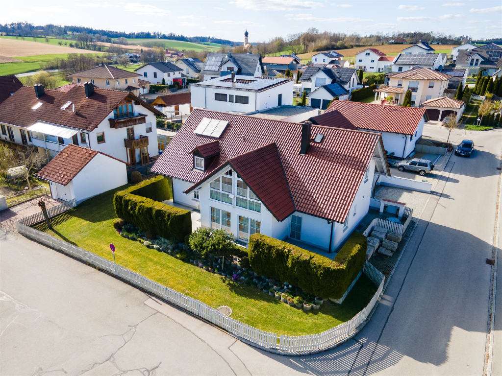 Ergolding! Durchdachtes Zweifamilienhaus in ruhiger Lage im Ortsteil Käufelkofen